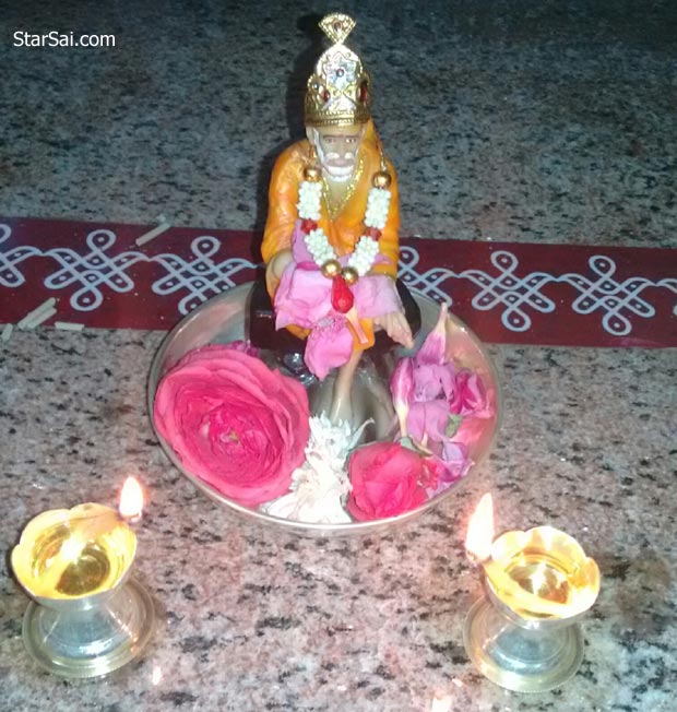 Photos of Shirdi Sai Baba during pooja – Star Sai